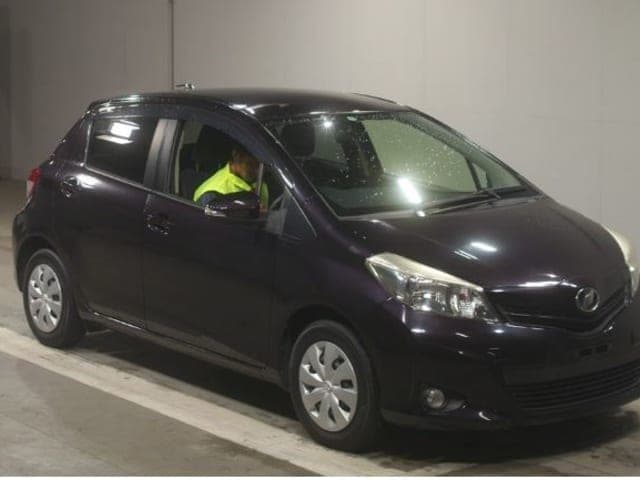 2013 TOYOTA VITZ, stock CI-150275