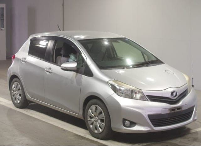 2013 TOYOTA VITZ, stock CI-150297